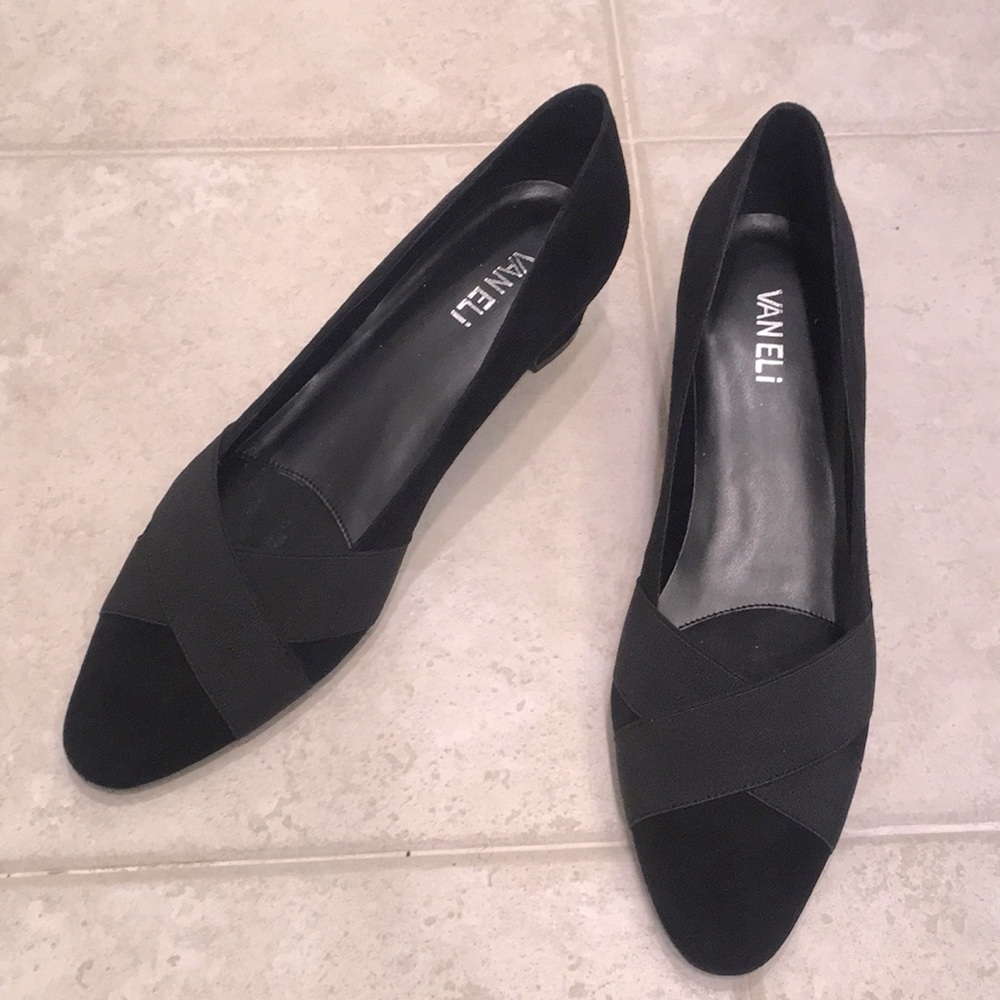 Van Eli low pumps 9 1/2W
